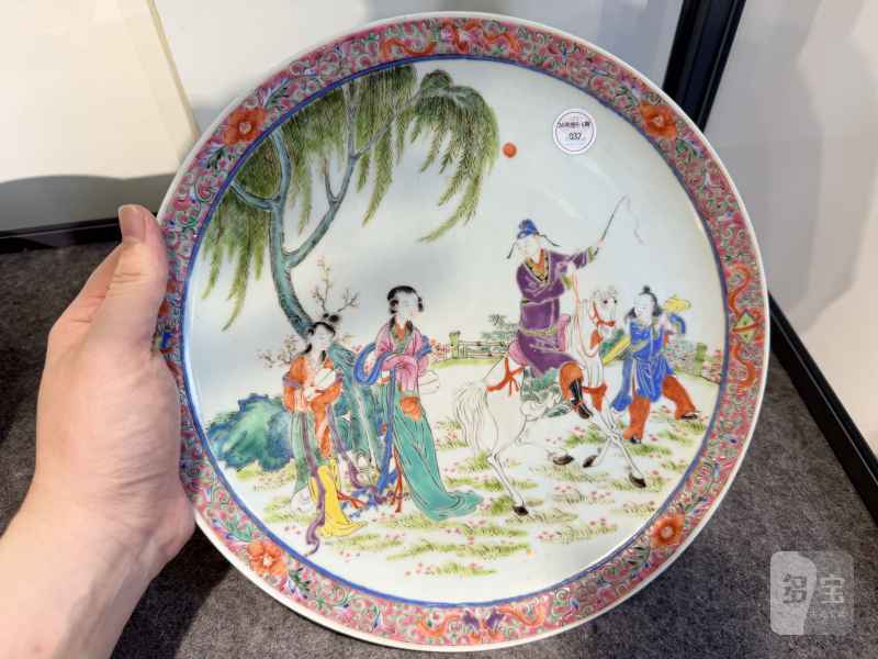 民国  粉彩长亭送别图盘 - 图3
